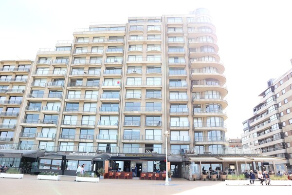 Strandappartement met 2 slaapkamers op de Zeedijk van Nieuwpoort - thumbnail 5