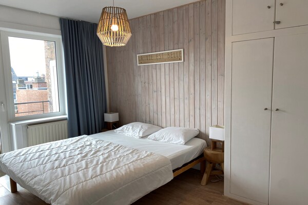 Ruim appartement met 3 slaapkamers en zeezicht op de zeewering van Nieuwpoort - thumbnail 4