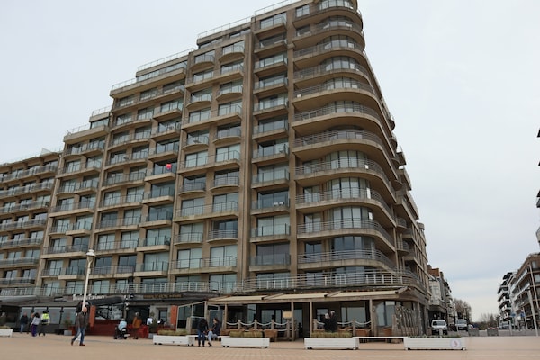 4-persoons appartement met zeezicht aan de zeewering van Nieuwpoort - thumbnail 6