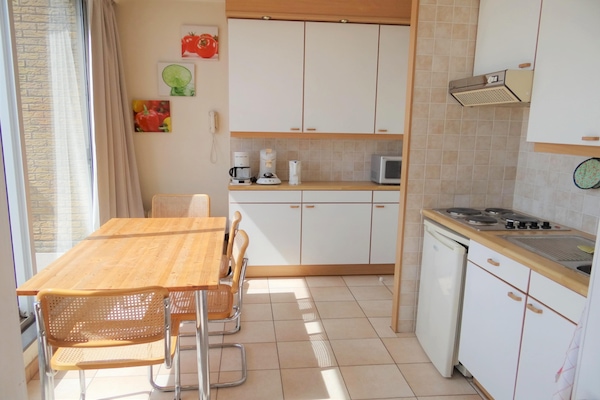 4-persoons appartement met zeezicht aan de zeewering in Nieuwpoort · 55 m² - thumbnail 2