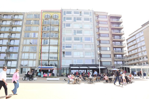 Luxe appartement direct aan zee met panoramisch uitzicht in Nieuwpoort - thumbnail 5