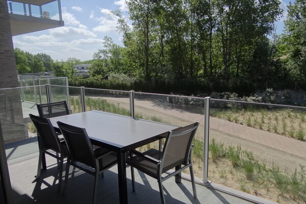 Modern appartement met terras in hartje Nieuwpoort, vlakbij zee en golfbaan - thumbnail 4