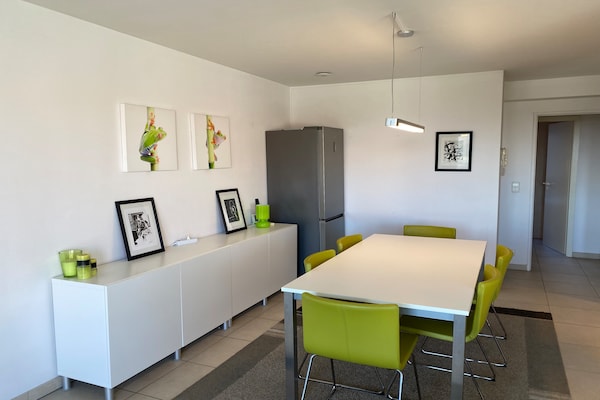 Licht 4-persoons appartement met 2 slaapkamers in hartje Nieuwpoort - thumbnail 3
