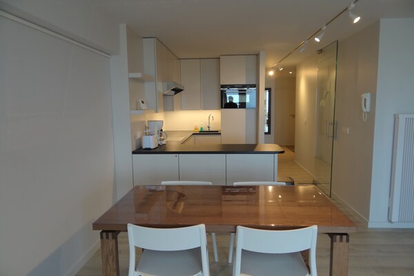 Modern appartement met 2 slaapkamers en zeezicht op de zeewering van Nieuwpoort - thumbnail 2