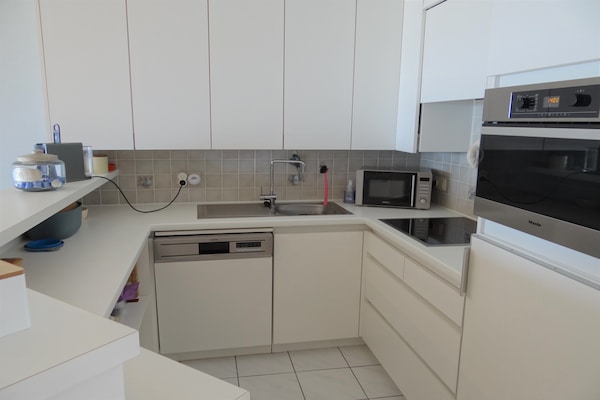 Zeezichtappartement met 2 slaapkamers aan de Nieuwpoortse dijk - thumbnail 2
