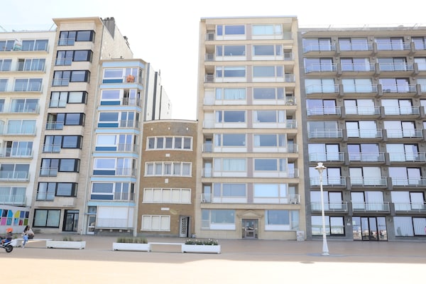 Prachtig appartement aan de zeedijk van Nieuwpoort met zeezicht voor 6 personen - thumbnail 6