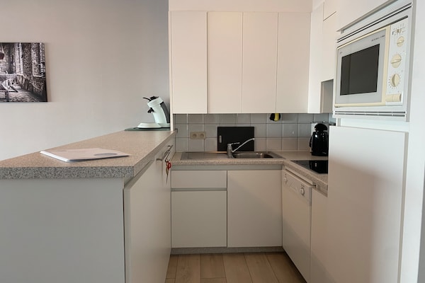 Appartement op de zeedijk met zeezicht en vlakbij het strand - thumbnail 2