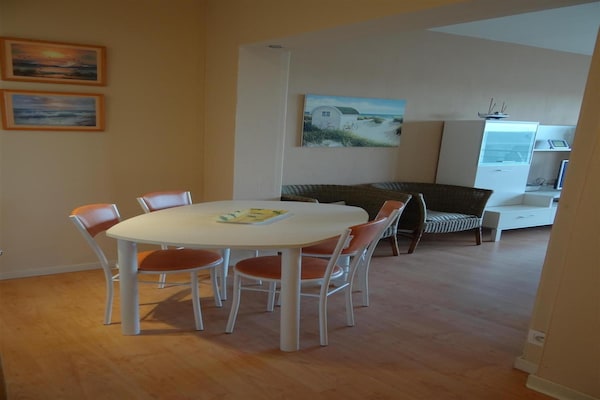 4-persoons appartement met zeezicht op de zeewering in Nieuwpoort - thumbnail 2