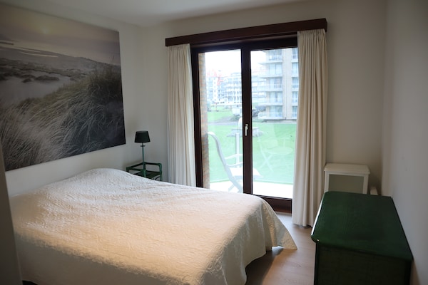 Appartement met panoramisch zeezicht en twee terrassen in Nieuwpoort - thumbnail 4