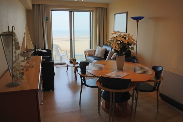 Stijlvol 4-persoons appartement aan de zeewering in Nieuwpoort - thumbnail 3