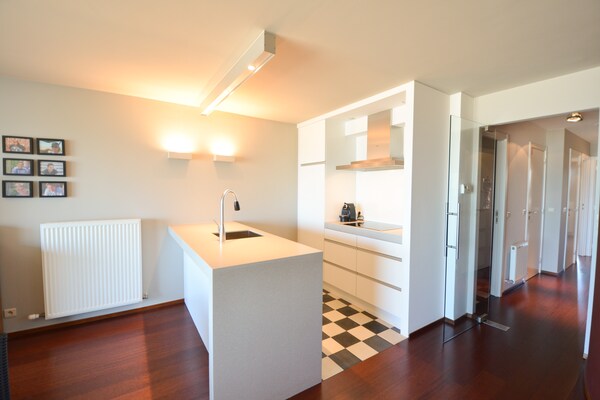 Zonovergoten appartement met panoramisch zeezicht op de 6e verdieping - thumbnail 2