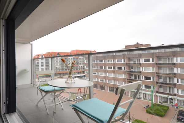 Stijlvol appartement met twee terrassen vlak bij strand Oostduinkerke - thumbnail 5