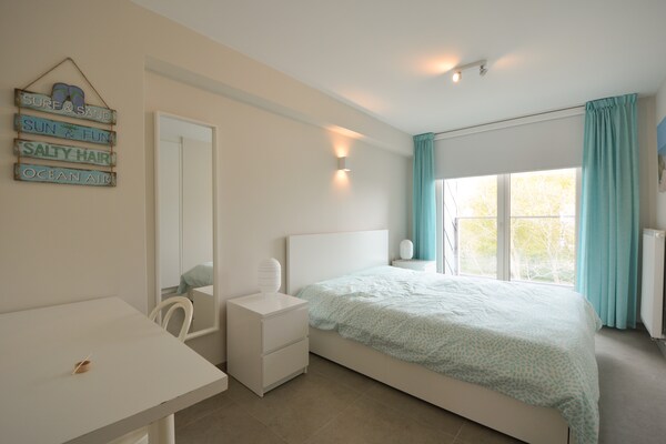 Stijlvol appartement met twee terrassen vlak bij strand Oostduinkerke - thumbnail 4