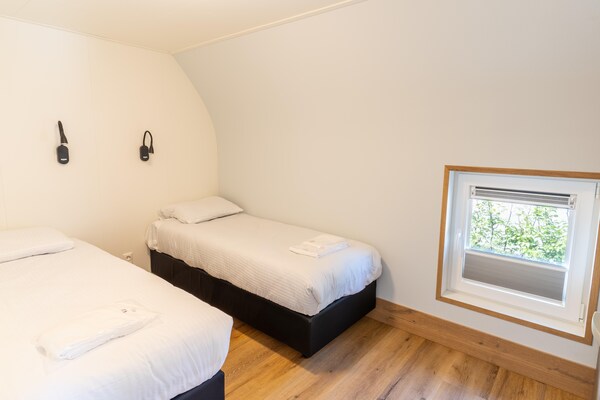 Modern landhuis 't Landgoed Baars 1 aan de vijver, voor 6 personen - thumbnail 3