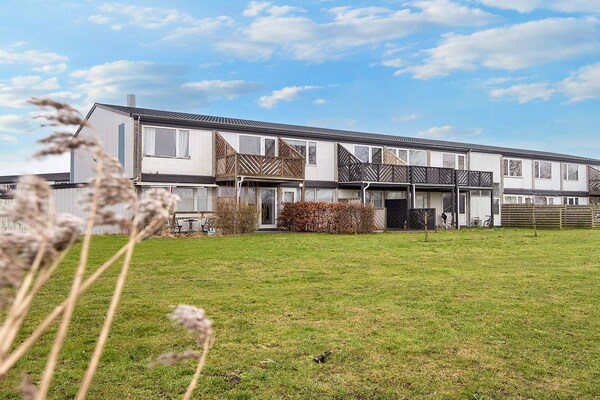 Knus Deens vakantiehuis aan het water in Grenaa voor 3 personen - thumbnail 1