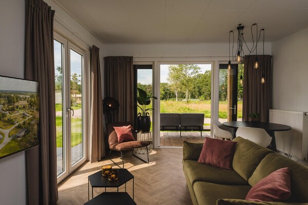 Luxe landhuis in Rijssen met buitenjacuzzi en sauna - thumbnail 2