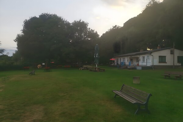 Ruime bungalow aan de oever van de Goldberger See, 50m tot strand - thumbnail 5