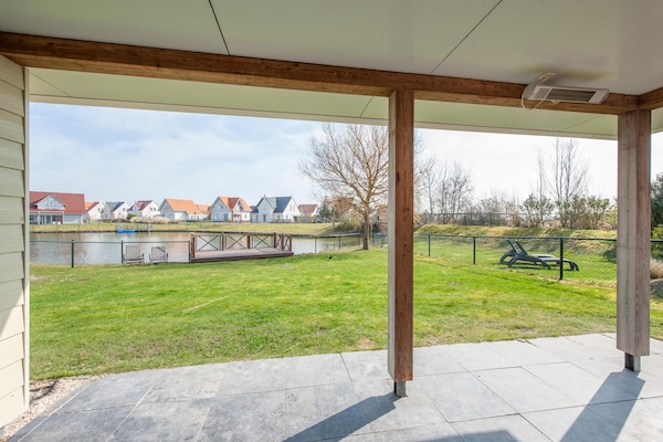 Vrijstaande watervilla met steiger op 400m van het strand in Cadzand-Bad - thumbnail 5