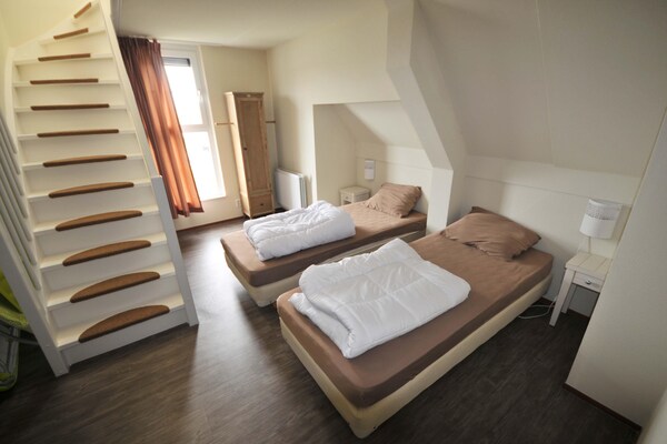 Vrijstaande villa met torenkamer op 400m van het strand, 9 pers - thumbnail 4