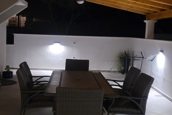 Villa Pero & Jele: Vrijstaande villa met terras op 500m van strand in Mlini - thumbnail 6
