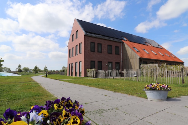 Moderne Friese villa in Leons met golfbaan en ruime tuin voor 8 personen - thumbnail 2