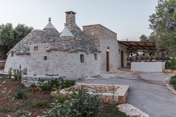 Luxury Trullo Termetrio: Authentiek verblijf met privézwembad in Cisternino - thumbnail 2