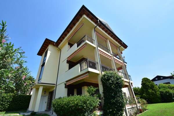 Licht appartement in Pallanza met uitzicht op de Borromeïsche Eilanden - thumbnail 3
