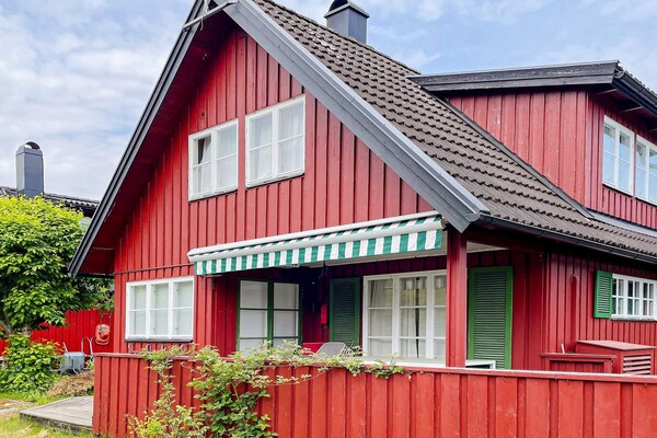 Zweelaagse villa aan de golfbaan, 180 meter van zee in Grisslehamn - thumbnail 4