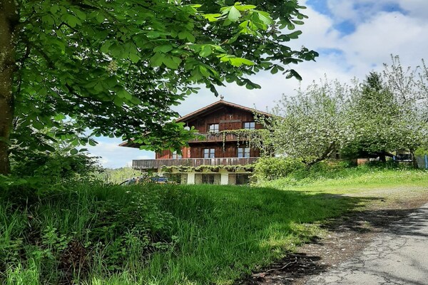 Ruim appartement aan de rivier bij Viechtach – 6 personen, hond welkom - thumbnail 2