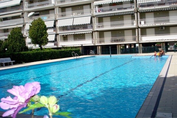 Zonnig appartement op 250m van strand met zwembad en terras in Porto Santa Margherita - thumbnail 2