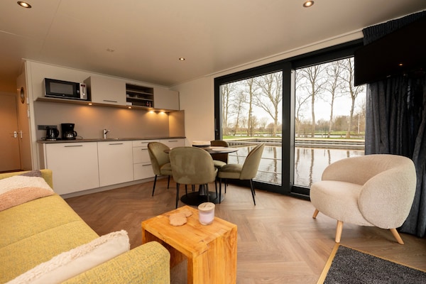 Moderne woonboot Boatique Sneek in Offingawier voor 4 personen - thumbnail 2