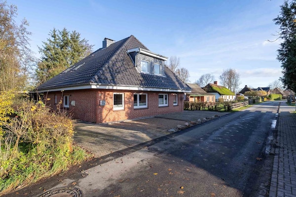 Charmant vakantiehuis voor 6 personen in Tating - thumbnail 1