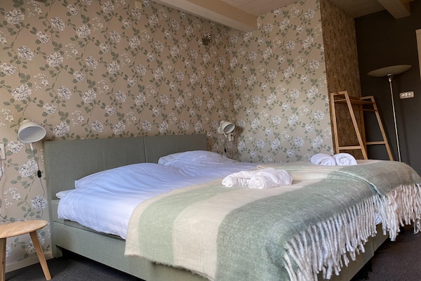 Groepsaccommodatie Inn Friesland: ruim vakantiehuis voor 17 personen met 4 omheinde tuinen - thumbnail 5