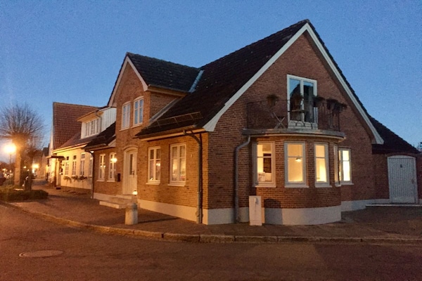 Stijlvol vakantiehuis in historisch erkerhuis in Arnis, 100m van centrum - thumbnail 1