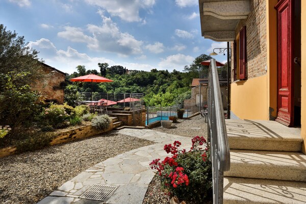 Villa Pesce: Romantisch verblijf met panoramisch uitzicht in Mombaruzzo - thumbnail 3