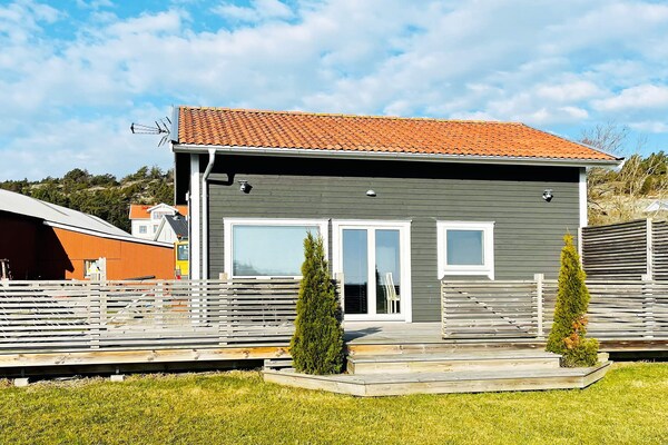 Modern vakantiehuis nabij zee op het Zweedse eiland Tjörn - thumbnail 1