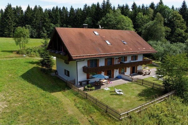 Romantisch boshuis in Drachselsried voor 2 personen met balkon - thumbnail 2