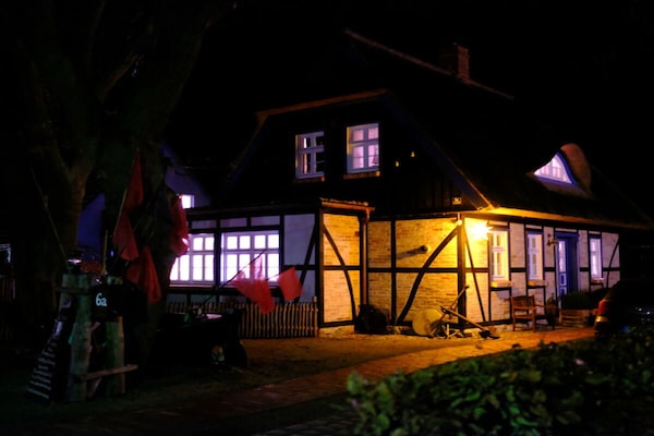 Ecologisch vakantiehuis Born met sauna, dakterras en eigen kippen voor 8 personen - thumbnail 4