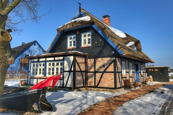 Ecologisch vakantiehuis Born met sauna, dakterras en eigen kippen voor 8 personen - thumbnail 6