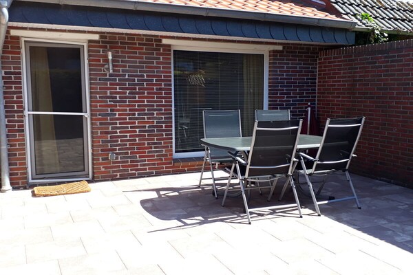 Romantisch Fries huisje aan de dijk bij Horumersiel, vlakbij strand - thumbnail 4
