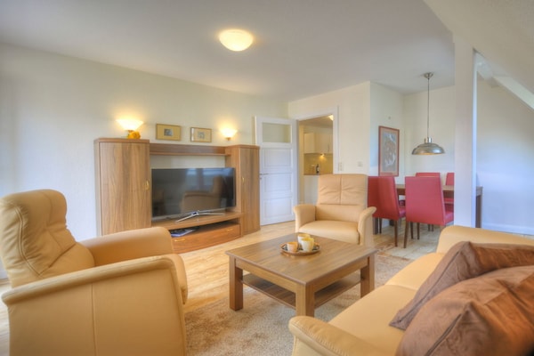 Stijlvol gerenoveerd appartement met terras en balkon nabij het stadspark - thumbnail 2