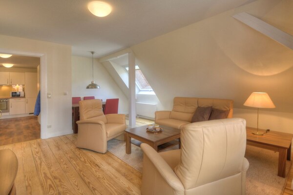 Stijlvol gerenoveerd appartement met terras en balkon nabij het stadspark - thumbnail 4