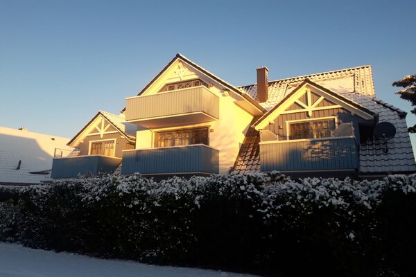 Licht appartement op 110 meter van strand in Zingst met balkon & open haard - thumbnail 4