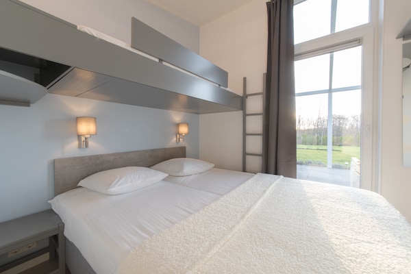 Luxe vakantiehuis aan bosrand in Wemeldinge, nabij Oosterschelde - thumbnail 3