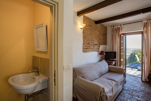 Duplex Vakantiehuis met Groot Terras en Zwembad in Mombaruzzo - thumbnail 5
