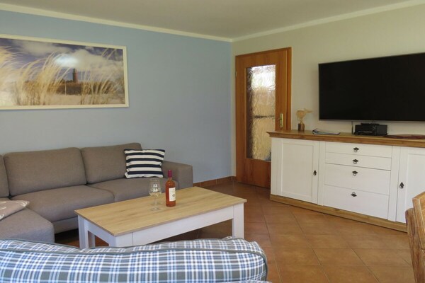Knus vakantiehuis op ruim perceel in Ostseebad Prerow, 1 km van centrum - thumbnail 4