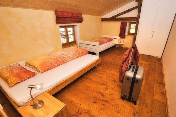 Ruim vakantiehuis voor 10 personen met bubbelbad en thuisbioscoop in Loitzendorf - thumbnail 4