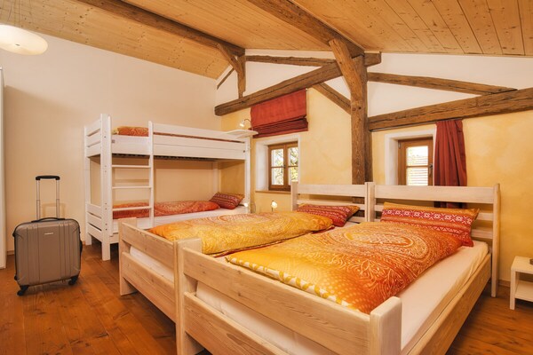 Ruim vakantiehuis voor 10 personen met bubbelbad en thuisbioscoop in Loitzendorf - thumbnail 5
