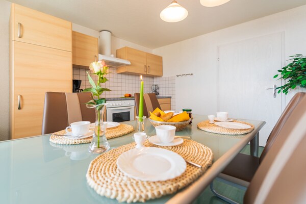 Sfeervol appartement voor 5 in historische villa, 500m van centrum Sassnitz - thumbnail 4