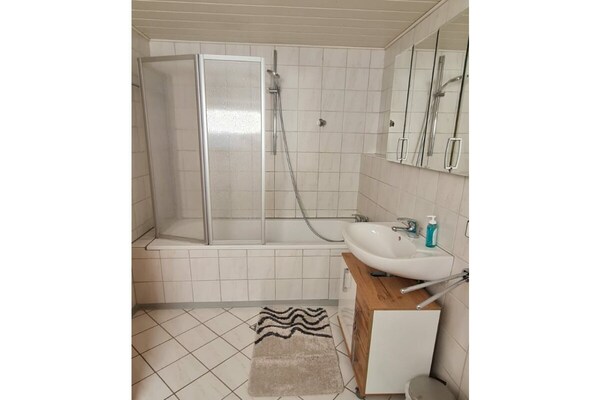 Licht souterrainappartement aan de rand van de wijngaarden bij Eichstetten - thumbnail 6